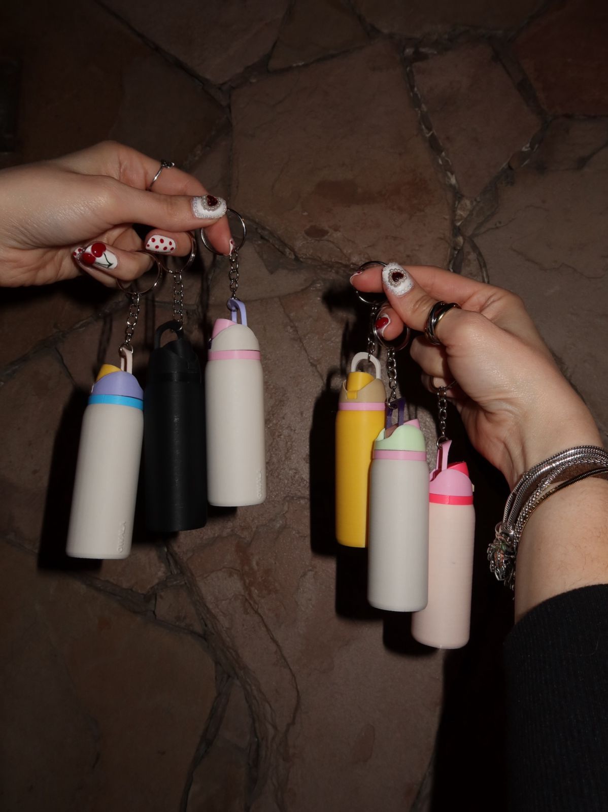 Funda para bálsamo labial en forma de termo